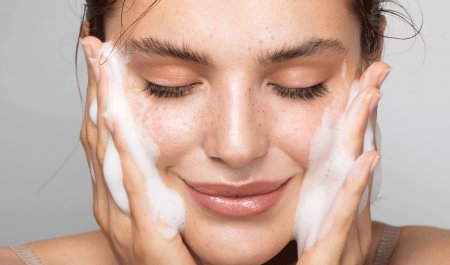 Your Skin - Woman Shower Face