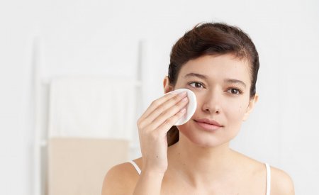 Göz ve Göz Kapakları için Cilt Temizleme Ürünleri